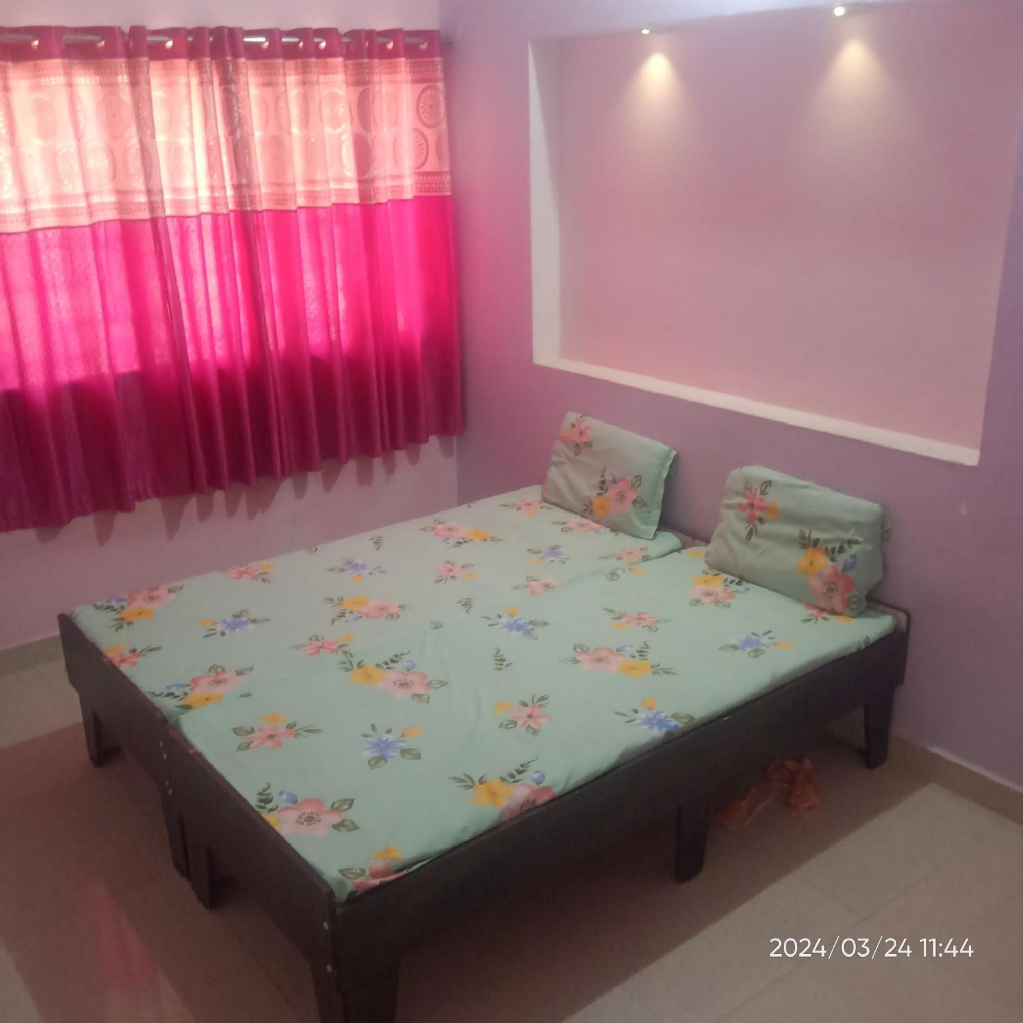 Dwarka Home Stay 部屋 写真