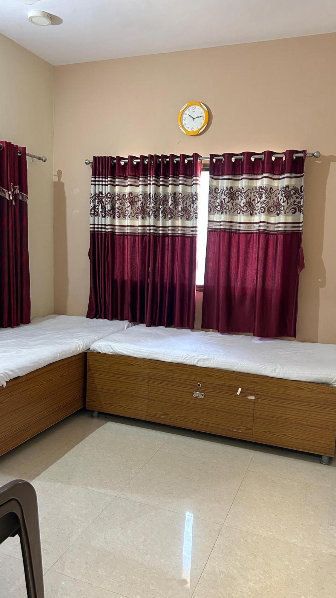 Dwarka Home Stay エクステリア 写真