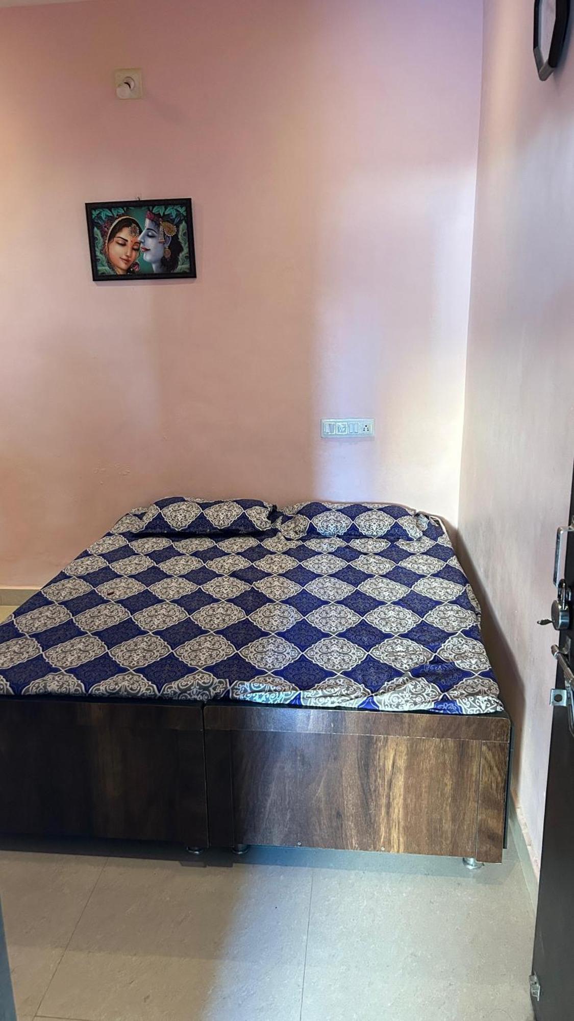 Dwarka Home Stay エクステリア 写真